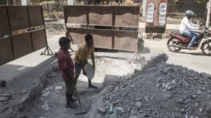 मुंबई में गणेश मंडल के लिए सीमेंट कंक्रीट रोड पर गड्डा खोदा तो लगेगा 15 हजार दंड !