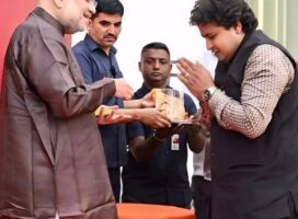 नववर्ष पर गृहमंत्री अमित शाह से मिले केंद्रीय हिंदी सलाहकार समिति सदस्य एड. वी के दुबे, दी शुभकामनाएं