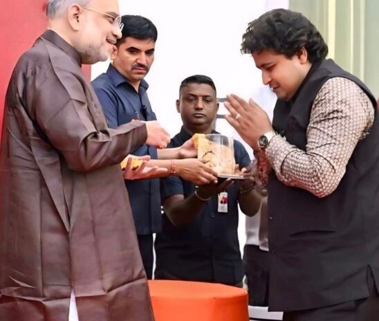 नववर्ष पर गृहमंत्री अमित शाह से मिले केंद्रीय हिंदी सलाहकार समिति सदस्य एड. वी के दुबे, दी शुभकामनाएं