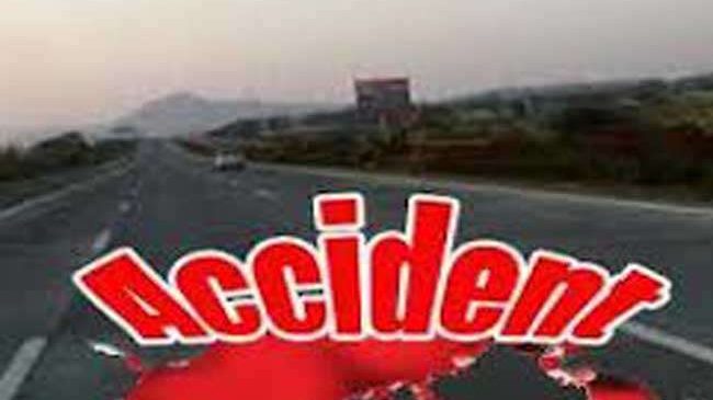 मुंबई-अहमदाबाद हाइवे पर हादसा, दो की मौत, चार जख्मी