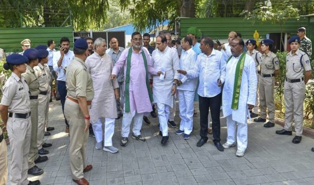 किसान आंदोलन खत्म केंद्र ने दी सौगात