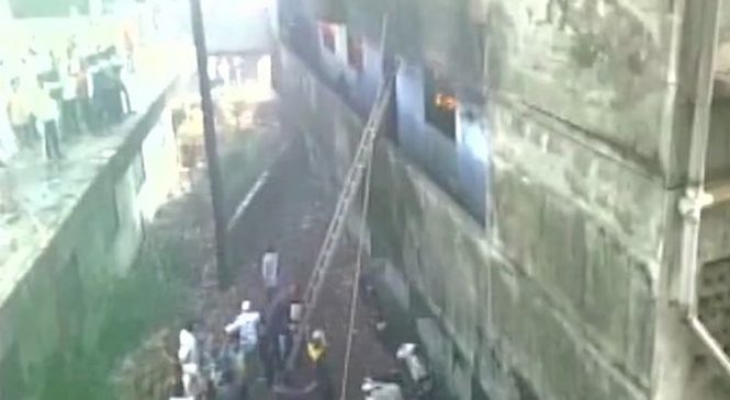 भिवंडी के पेपर गोदाम में आग