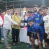 कुर्ला में साई मांदळे द्वारा आयोजित फुटबॉल चषक में उमड़ा युवाओं का उत्साह